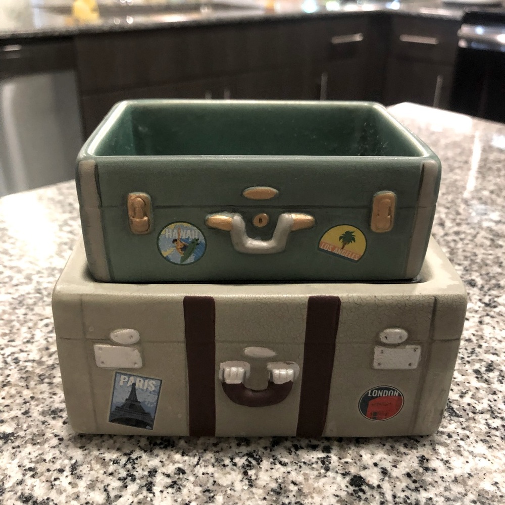 Scentsy travel luggage element warmer